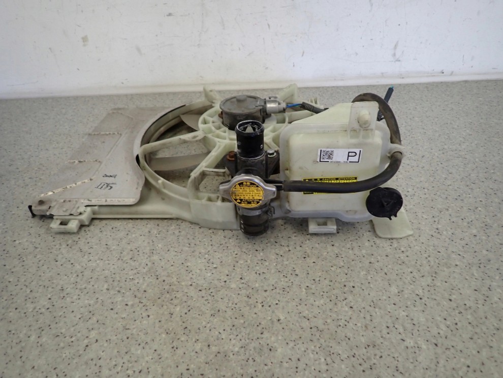 TOYOTA YARIS II 06-11 1.0i 1.3 I WENTYLATOR WODY BEZ KLIMATYZACJI 5/6