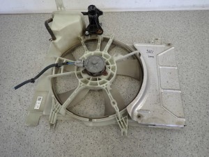 TOYOTA YARIS II 06-11 1.0i 1.3 I WENTYLATOR WODY BEZ KLIMATYZACJI 6/6 MINIATURA