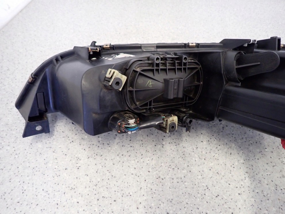 MAZDA6 MAZDA 6 06-07 LIFT LAMPA PRZEDNIA PRAWA REFLEKTOR 10/10