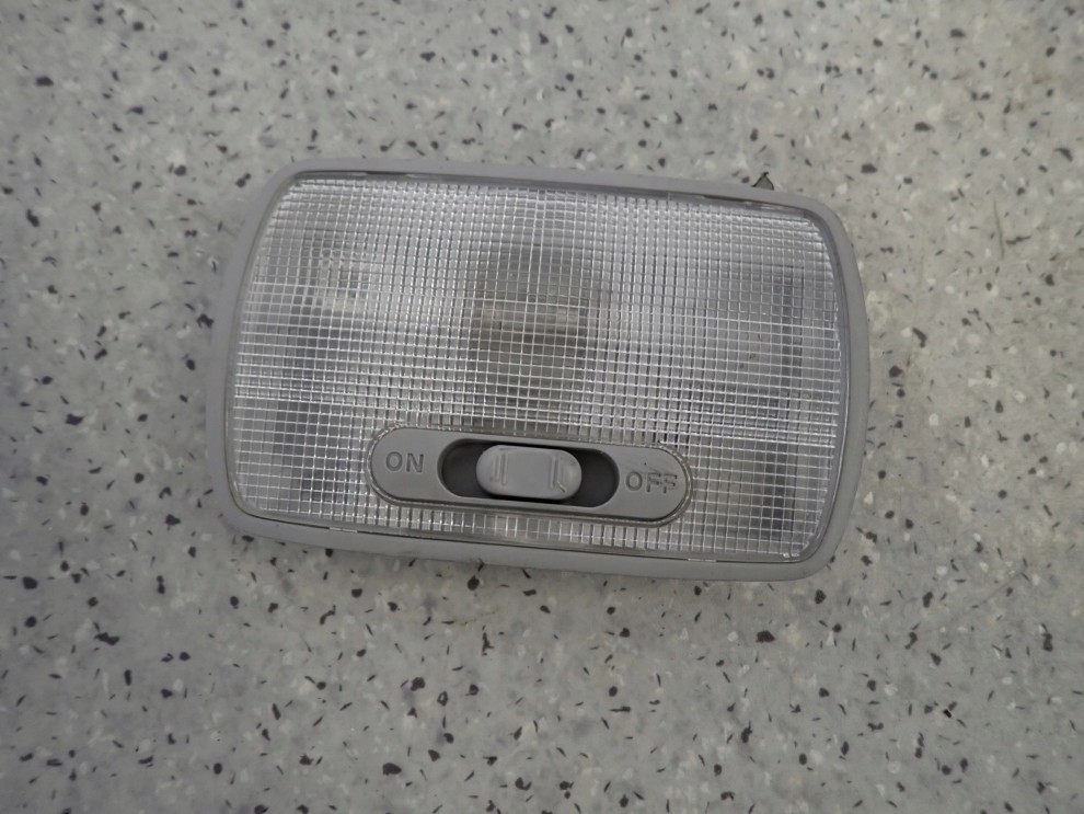 CIVIC VIII UFO 06-11 LAMPKA TYLNA OŚWIETLENIA KABINY 1/2