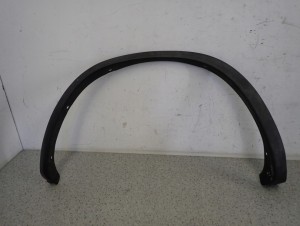 SUZUKI IGNIS 00-03 LISTWA BŁOTNIKA PRZEDNIA LEWA