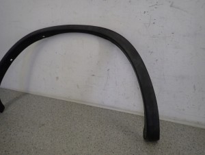 SUZUKI IGNIS 00-03 LISTWA BŁOTNIKA PRZEDNIA LEWA 3/6 MINIATURA