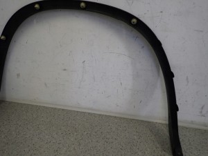 SUZUKI IGNIS 00-03 LISTWA BŁOTNIKA PRZEDNIA LEWA 6/6 MINIATURA