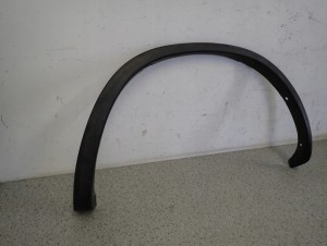 SUZUKI IGNIS 00-03 LISTWA BŁOTNIKA PRZEDNIA PRAWA 2/6 MINIATURA