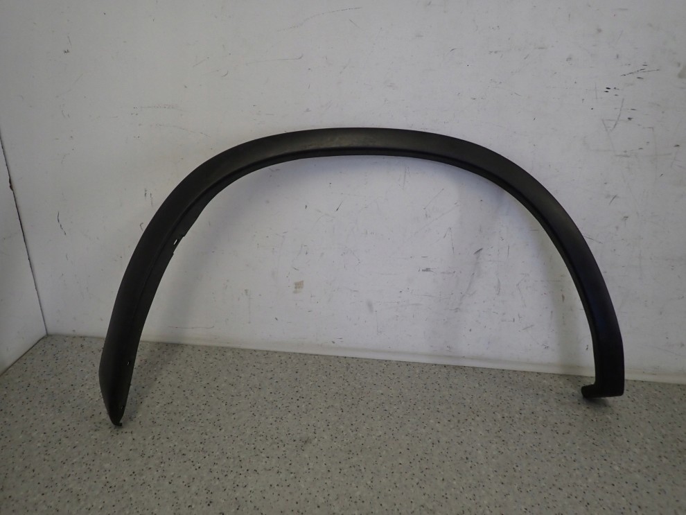 SUZUKI IGNIS 00-03 LISTWA BŁOTNIKA TYLNA PRAWA 1/6