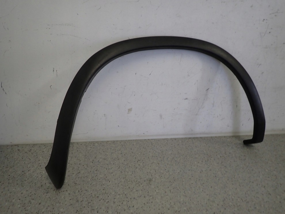 SUZUKI IGNIS 00-03 LISTWA BŁOTNIKA TYLNA PRAWA 2/6