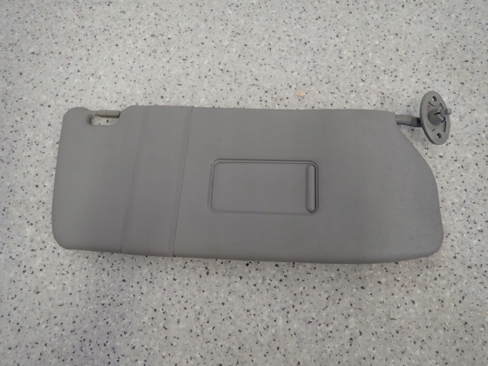 SUZUKI IGNIS 00-03 DASZEK PRZECIWSŁONECZNY PRAWY 1/3