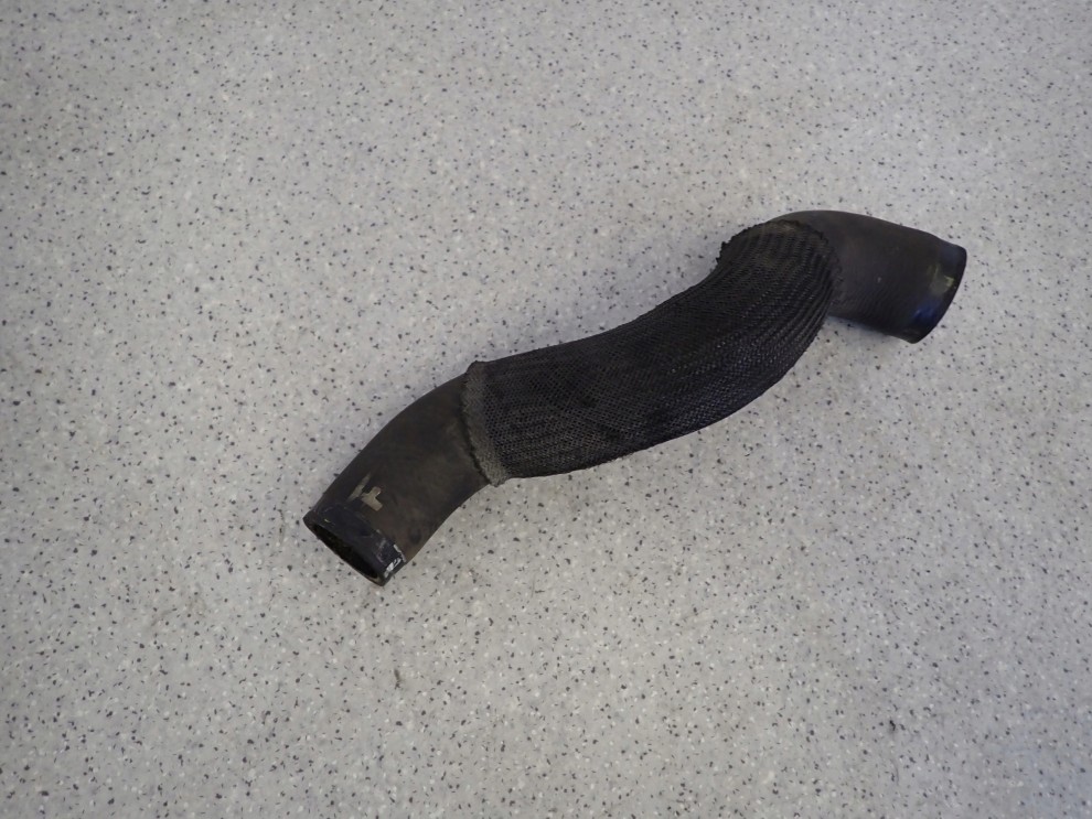 MAZDA 6 MAZDA6 06-07 2.0D RF7 RURA PRZEWÓD POWIETRZA INTERCOOLERA 6/8