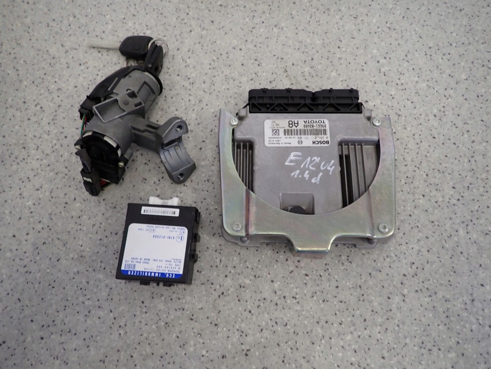 TOYOTA COROLLA 1.4 D4D 04-07 ZESTAW STARTOWY KOMPUTER STACYJKA 1/6