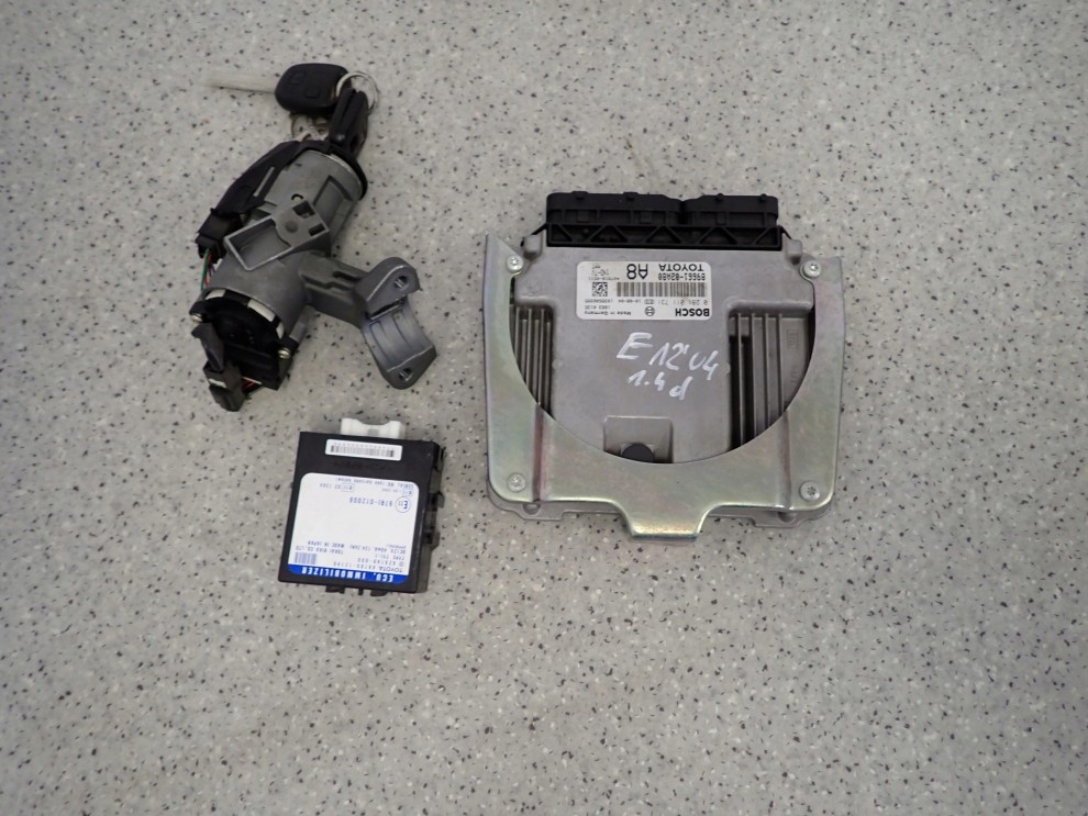 TOYOTA COROLLA 1.4 D4D 04-07 ZESTAW STARTOWY KOMPUTER STACYJKA 2/6