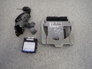 TOYOTA COROLLA 1.4 D4D 04-07 ZESTAW STARTOWY KOMPUTER STACYJKA 1/6 MINIATURA