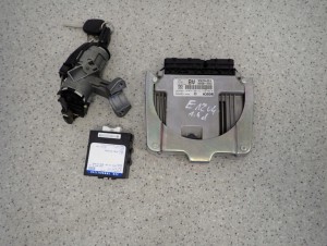 TOYOTA COROLLA 1.4 D4D 04-07 ZESTAW STARTOWY KOMPUTER STACYJKA 2/6 MINIATURA