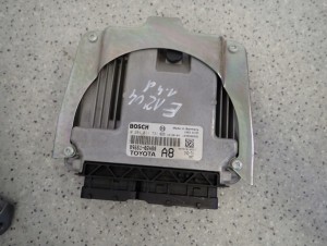 TOYOTA COROLLA 1.4 D4D 04-07 ZESTAW STARTOWY KOMPUTER STACYJKA 3/6 MINIATURA