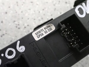 MAZDA6 MAZDA 6 GG 05- PANEL STEROWANIA SZYBAMI PRZEDNI LEWY 4/4 MINIATURA