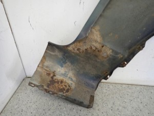 SSANGYONG MUSSO 95- BŁOTNIK PRZEDNI LEWY 16/16 MINIATURA