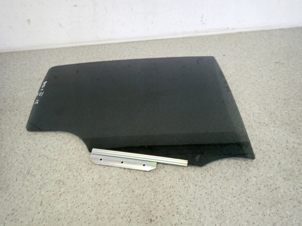 TOYOTA YARIS III 12-19 SZYBA DRZWI PRAWA TYLNA PRZYCIEMNIANA 4/5