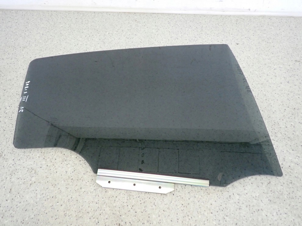 TOYOTA YARIS III 12-19 SZYBA DRZWI PRAWA TYLNA PRZYCIEMNIANA 5/5