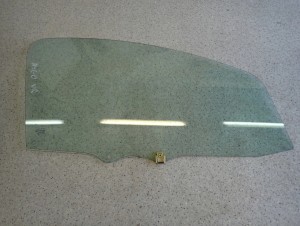 TOYOTA AYGO 5d 05-12 SZYBA DRZWI PRZEDNIA PRAWA