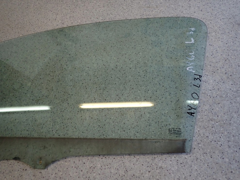 TOYOTA AYGO 05-12 SZYBA DRZWI LEWYCH 3 DRZWI 3/3