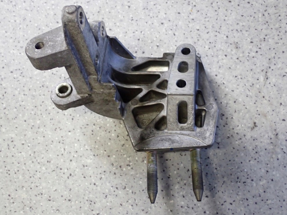 HONDA CIVIC VII GEN 01-05 1.4 ŁAPA SILNIKA ROZRZĄDU 2/5