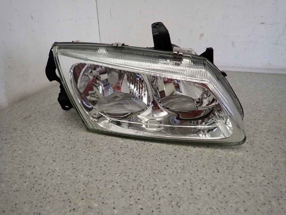 NISSAN ALMERA N16 00 REFLEKTOR PRZEDNI PRAWY LAMPA EUROPA 1/9