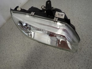 NISSAN ALMERA N16 00 REFLEKTOR PRZEDNI PRAWY LAMPA EUROPA 3/9 MINIATURA