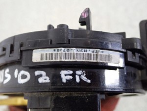 TOYOTA YARIS I 03- TAŚMA POD KIEROWNICE 3/7 MINIATURA