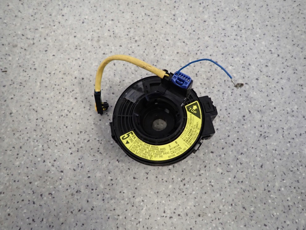 TOYOTA YARIS I 03- TAŚMA POD KIEROWNICE 2/4