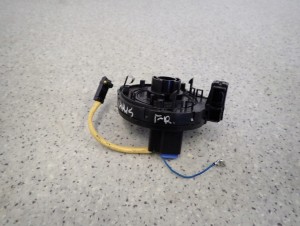 TOYOTA YARIS I 03- TAŚMA POD KIEROWNICE 3/4 MINIATURA