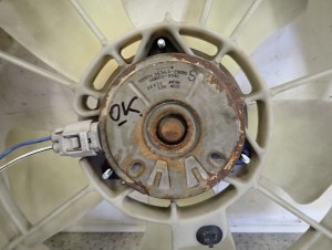 TOYOTA YARIS JP 99-05 WENTYLATOR CHŁODNICY WODY KLIMY BENZYNA 4/4 MINIATURA