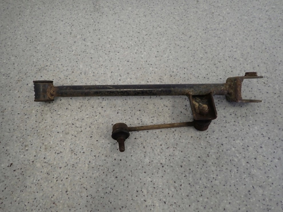 SUZUKI LIANA 02- WAHACZ TYLNY LEWY POPRZECZNY DO STABILIZATORA 2/5