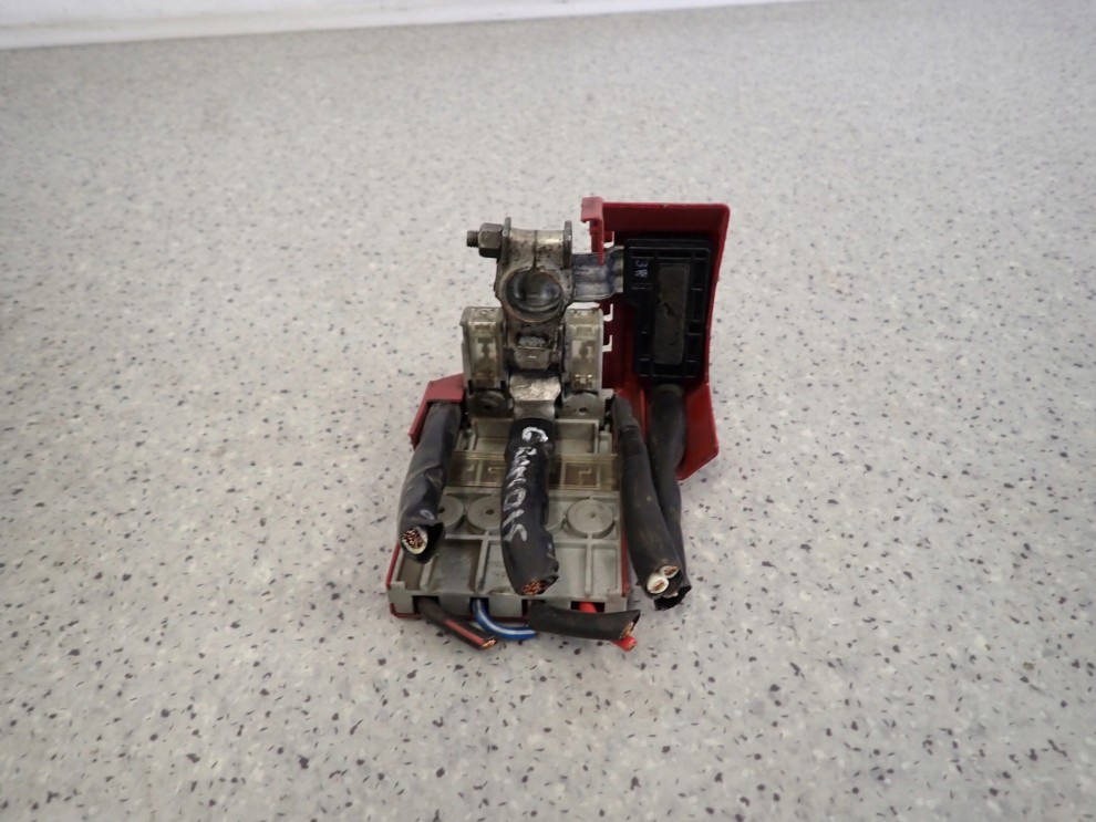 MITSUBISHI GRANDIS 2.0 DID 03-10 KLEMA PLUSOWA 3/5