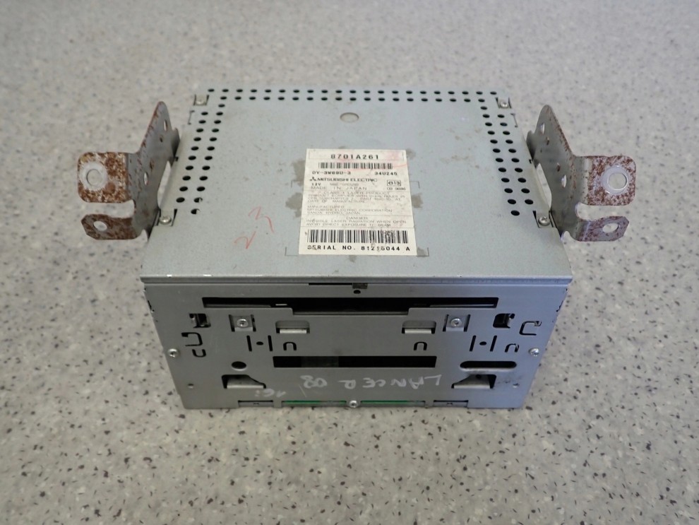 MITSUBISHI LANCER VIII 08- RADIO CD ODTWARZACZ 1/4