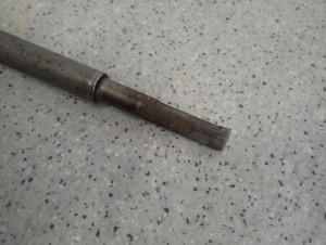 KIA RIO II 05-10 KRZYŻAK KOLUMNY KIEROWNICZEJ 3/5 MINIATURA