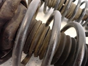 NISSAN PRIMERA 2.0TD 97-01 MCPHERSON PRZEDNI AMORTYZATOR LEWY LUB PRAWY 5/9 MINIATURA