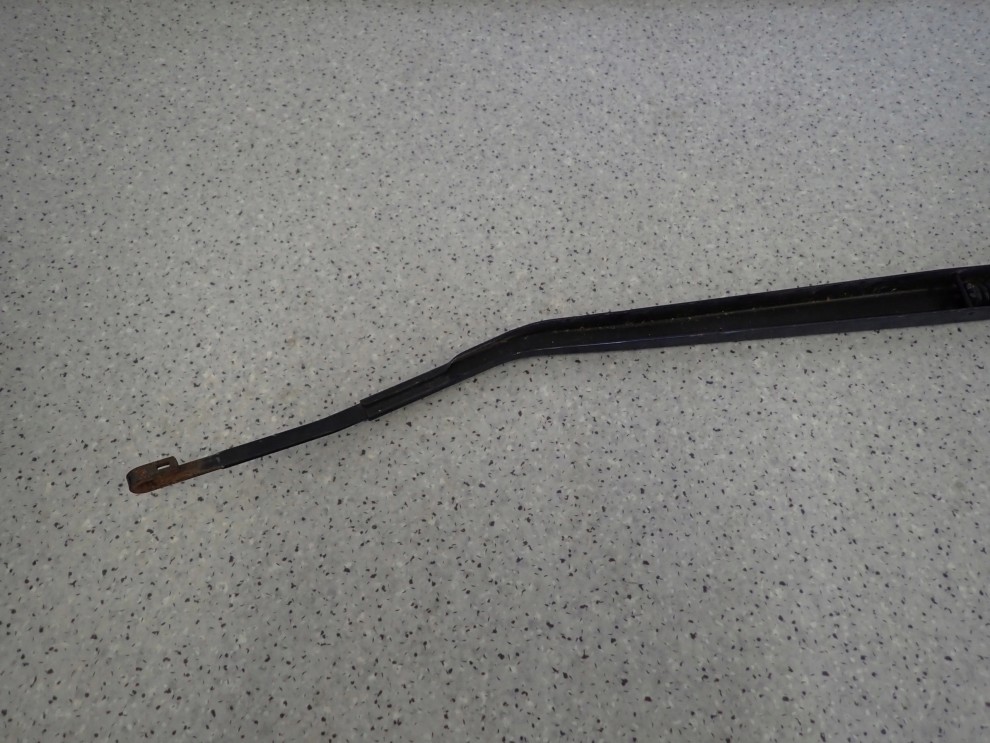 TOYOTA PREVIA 00-06 RAMIE WYCIERACZKI PRZEDNIE PRAWE 6/7