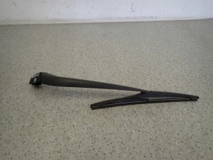 TOYOTA AURIS 06-12 RAMIE WYCIERACZKI TYLNE 1/6 MINIATURA