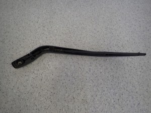 TOYOTA AURIS 06-12 RAMIE WYCIERACZKI TYLNE 5/6 MINIATURA