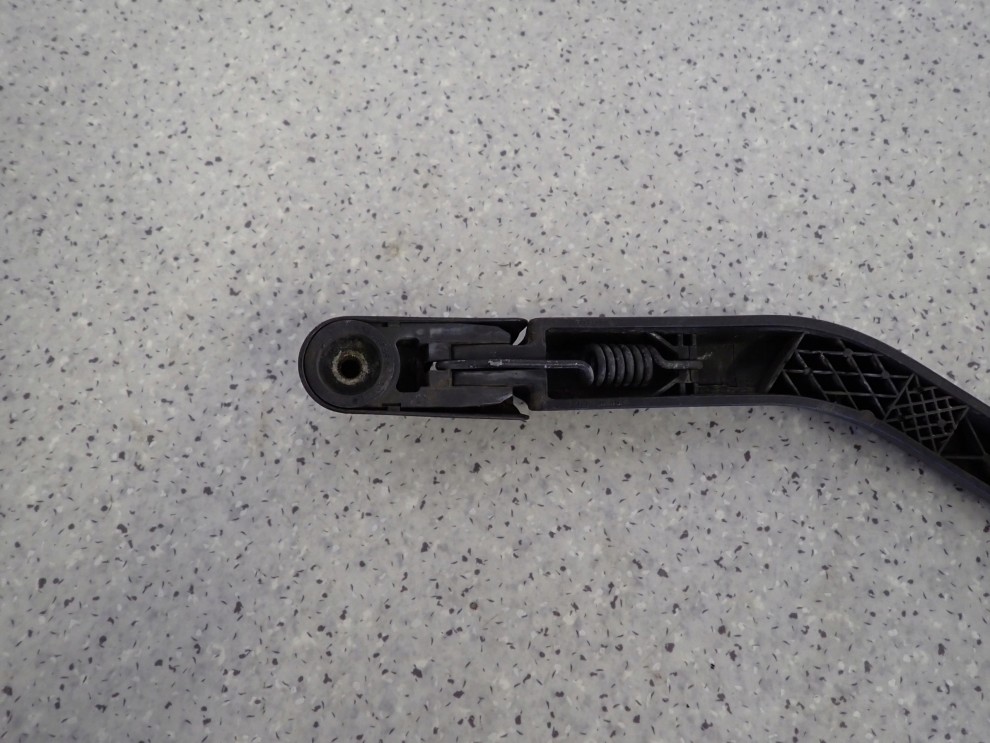 TOYOTA YARIS VERSO 99-05 RAMIE WYCIERACZKI TYLNEJ 4/4