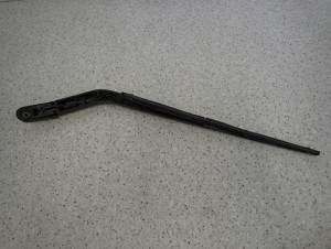 TOYOTA YARIS VERSO 99-05 RAMIE WYCIERACZKI TYLNEJ 3/4 MINIATURA