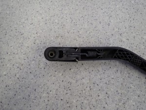 TOYOTA YARIS VERSO 99-05 RAMIE WYCIERACZKI TYLNEJ 4/4 MINIATURA