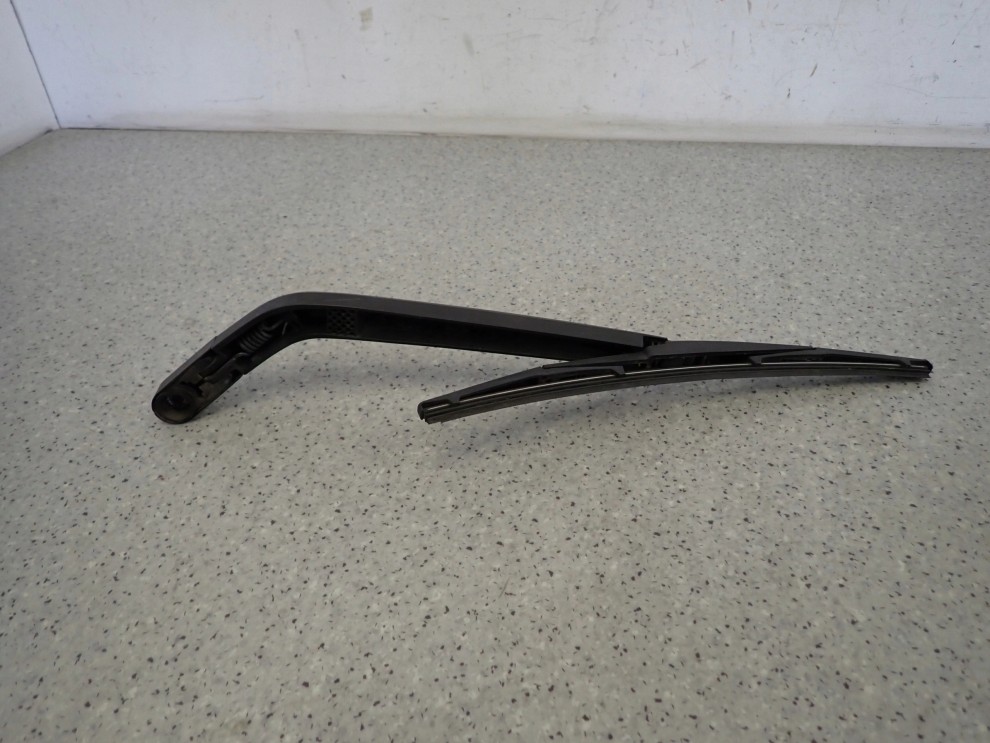 TOYOTA COROLLA E12 KOMBI SB NMT 02- RAMIE WYCIERACZKI TYLNEJ 1/4