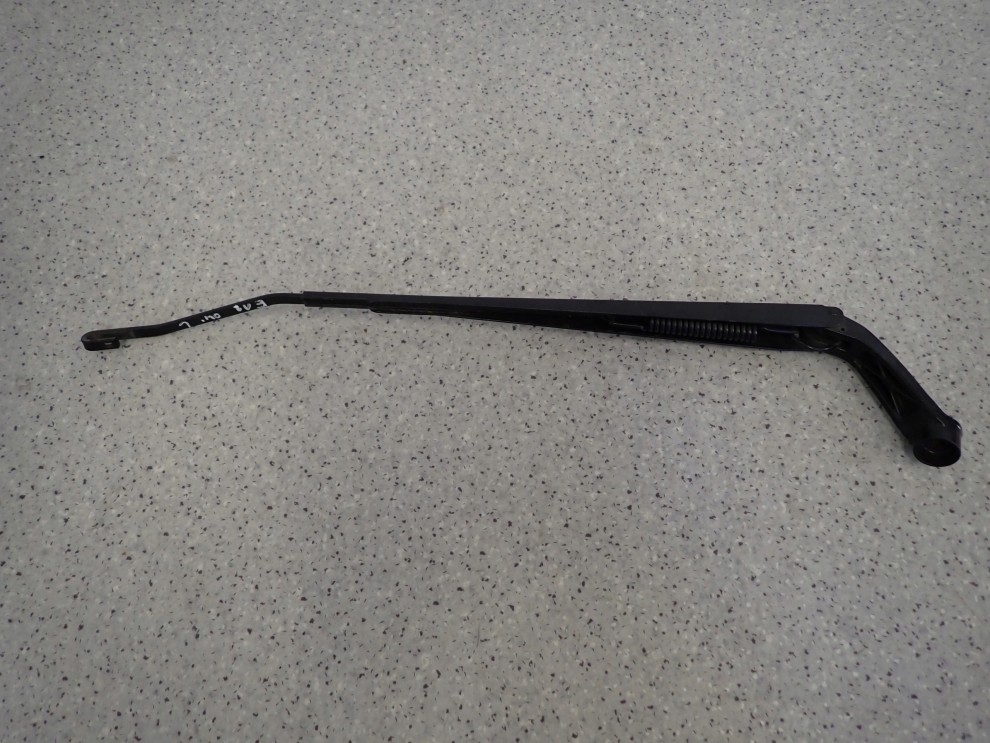 TOYOTA COROLLA E12 JP 02- RAMIE WYCEIRACZKI PRZEDNIE LEWE 6/7