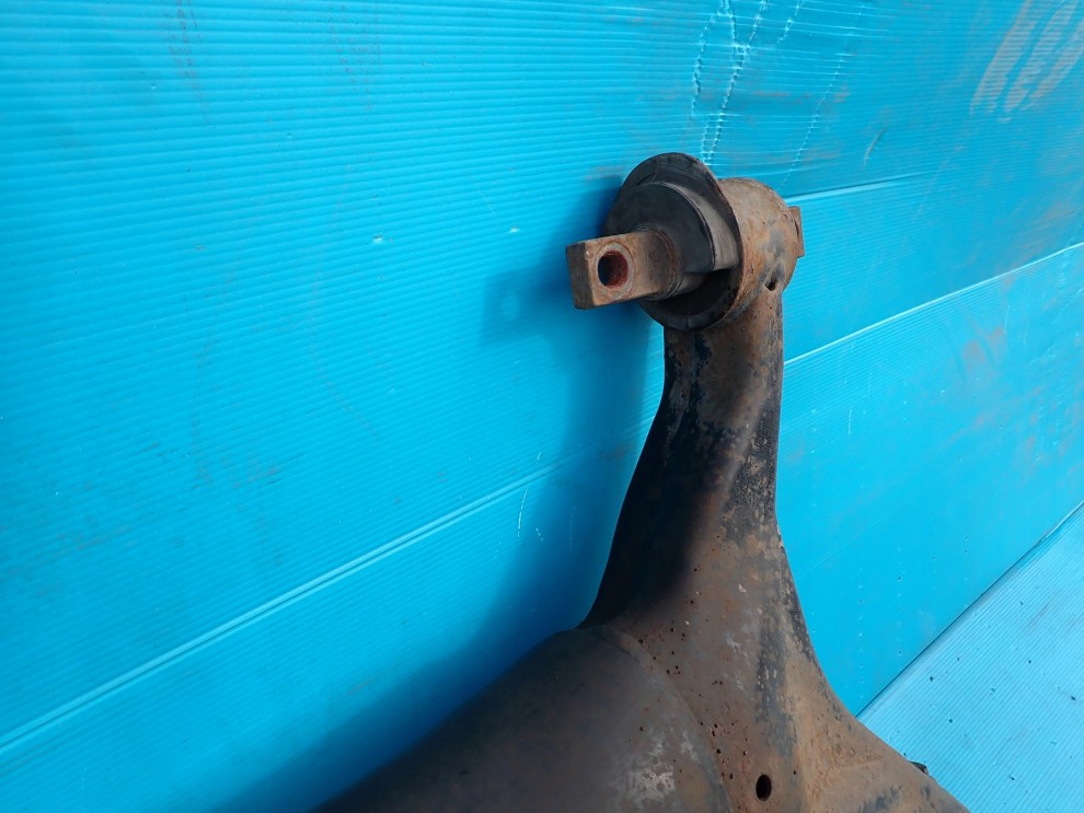 MITSUBISHI COLT 04-12 BELKA ZAWIESZENIA TYLNEGO 10/10