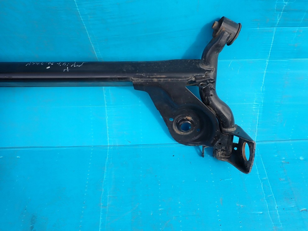 TOYOTA AYGO 05-12 BELKA ZAWIESZENIA TYLNEGO GOŁA 3/12