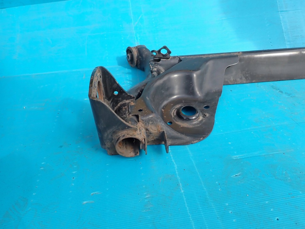 TOYOTA AYGO 05-12 BELKA ZAWIESZENIA TYLNEGO GOŁA 6/12