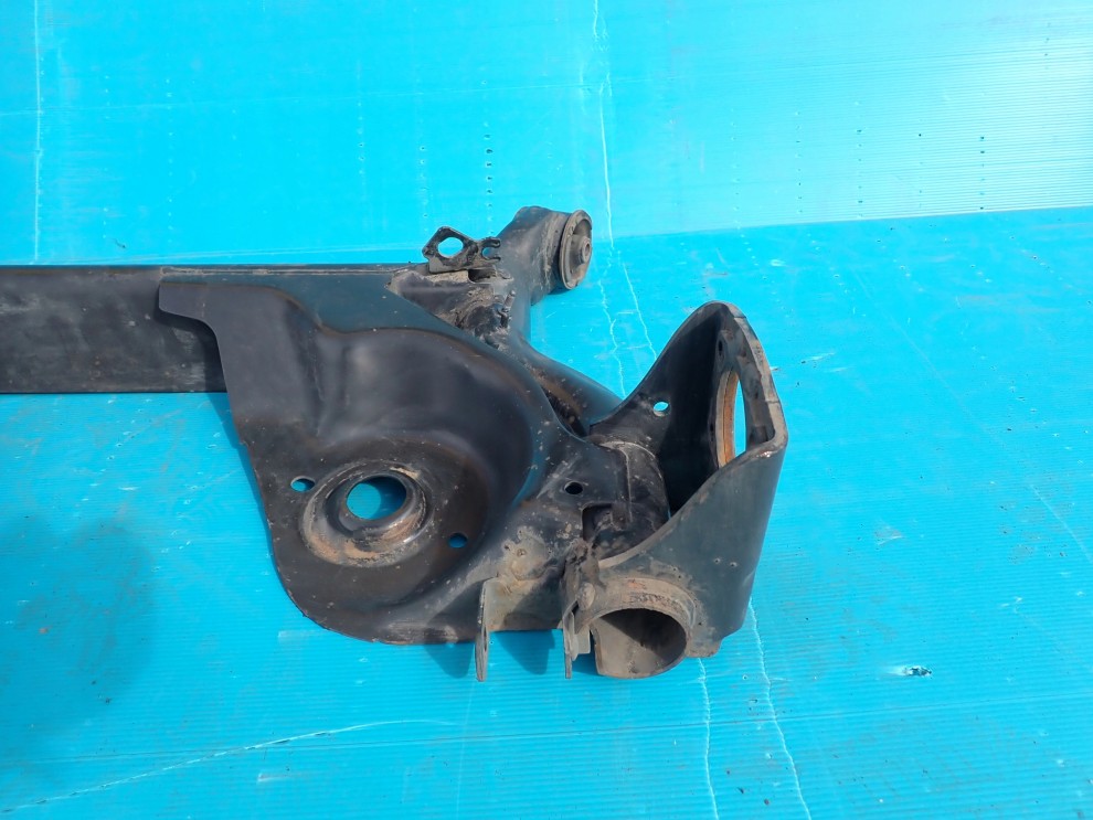 TOYOTA AYGO 05-12 BELKA ZAWIESZENIA TYLNEGO GOŁA 7/12