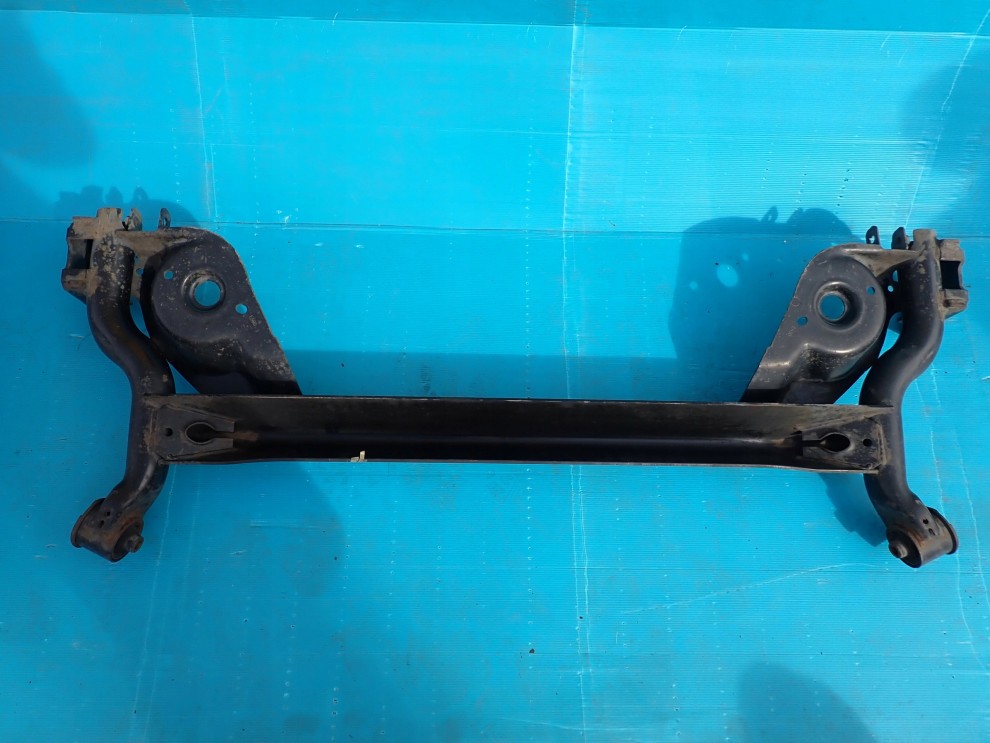 TOYOTA AYGO 05-12 BELKA ZAWIESZENIA TYLNEGO GOŁA 8/12