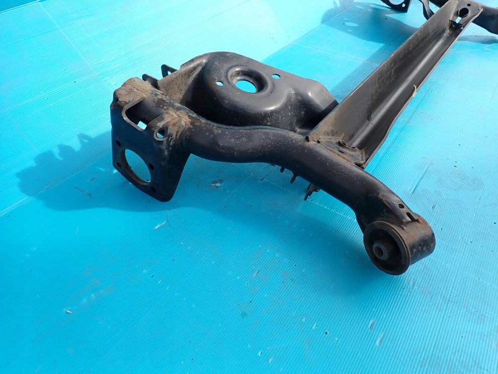 TOYOTA AYGO 05-12 BELKA ZAWIESZENIA TYLNEGO GOŁA 11/12