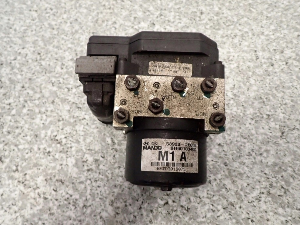 KIA SPORTAGE II 04- 2.0 CRDI POMPA ABS STEROWNIK 58920-2E000 6/8